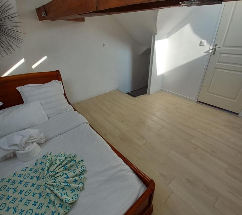 Photo of Bedroom in Romilly-sur-Seine