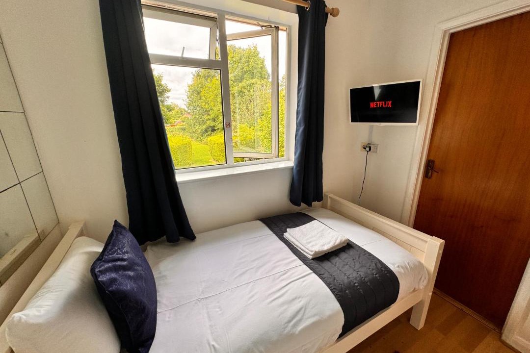 Photo of Bedroom in Horley