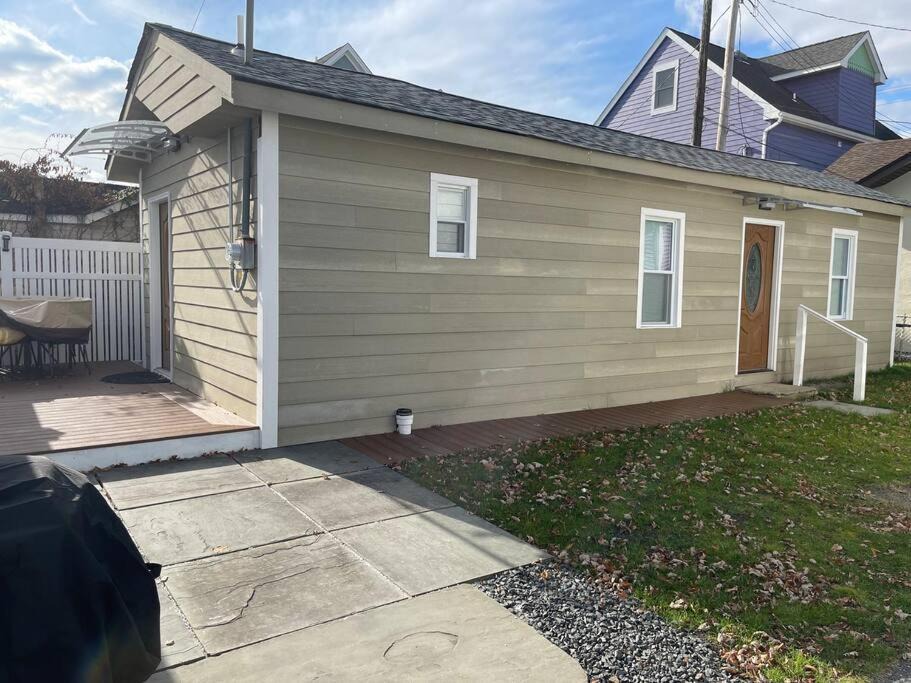 Photo of Others in Wall