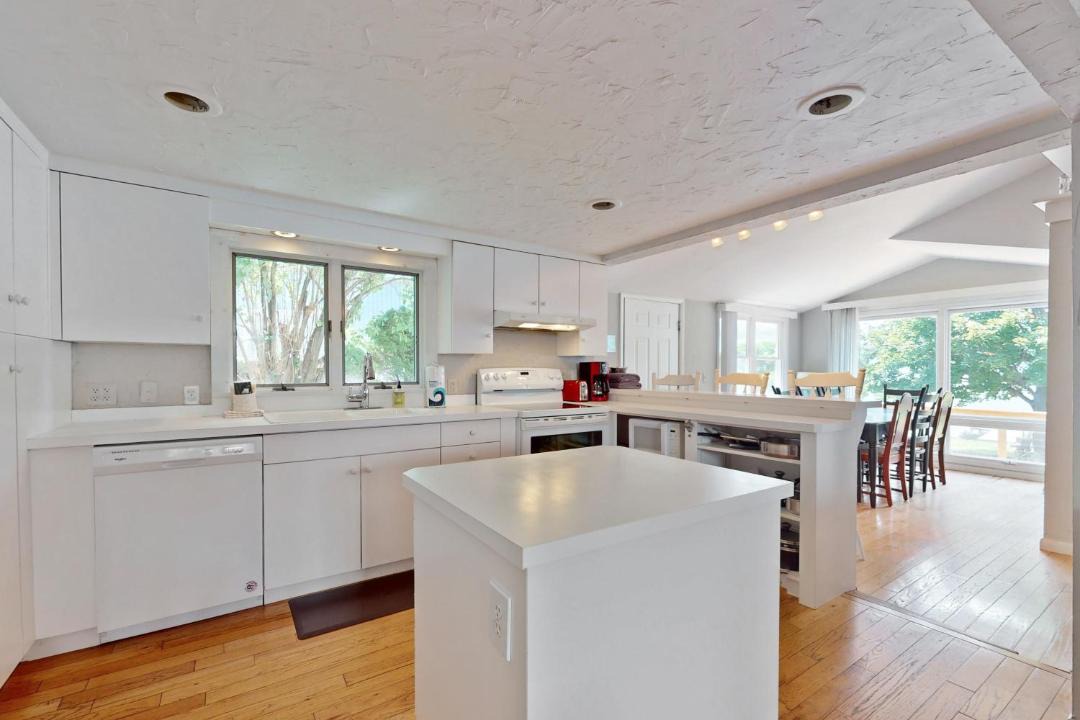 Photo of Others in Valois