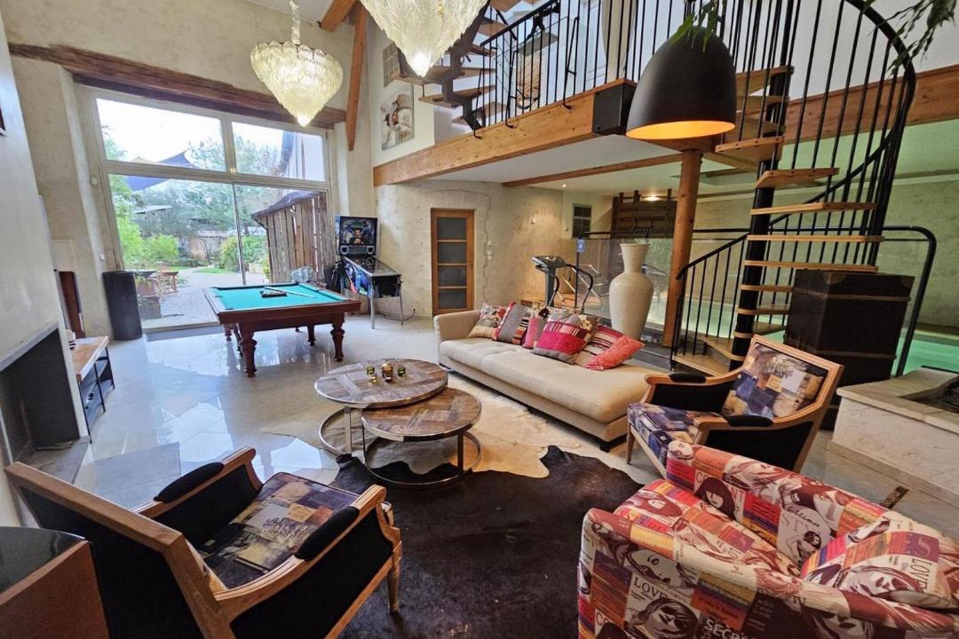 Photo of Others in Pierry