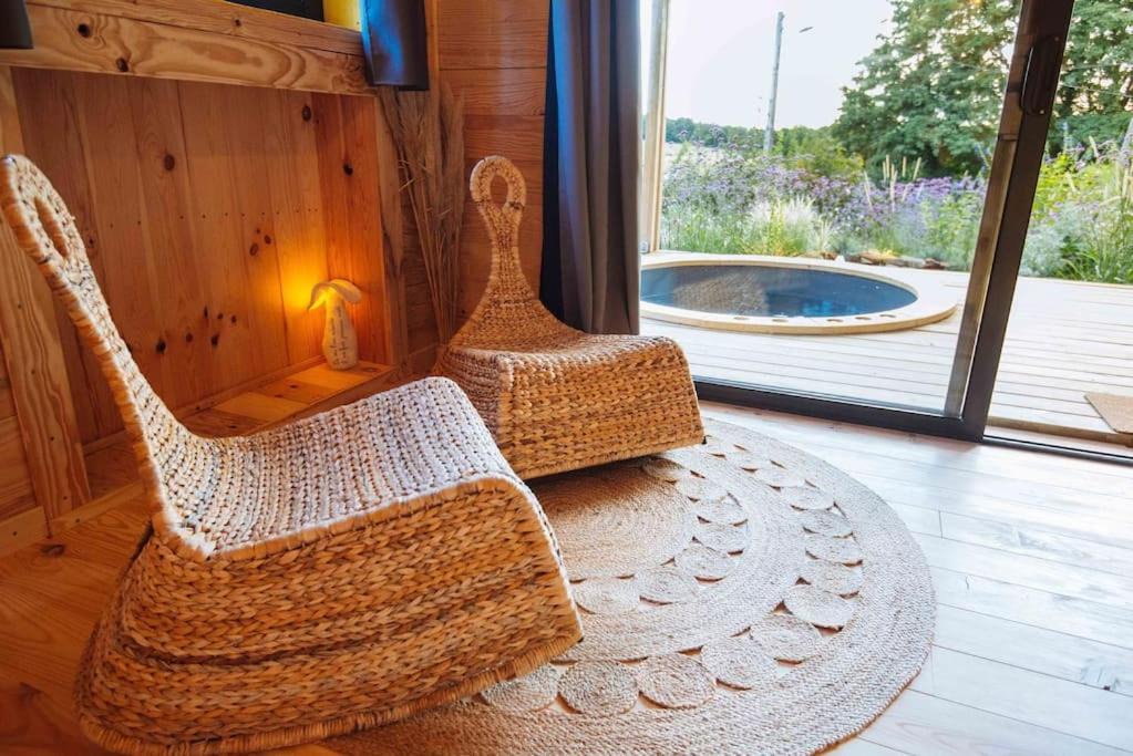 Photo of Others in Diges