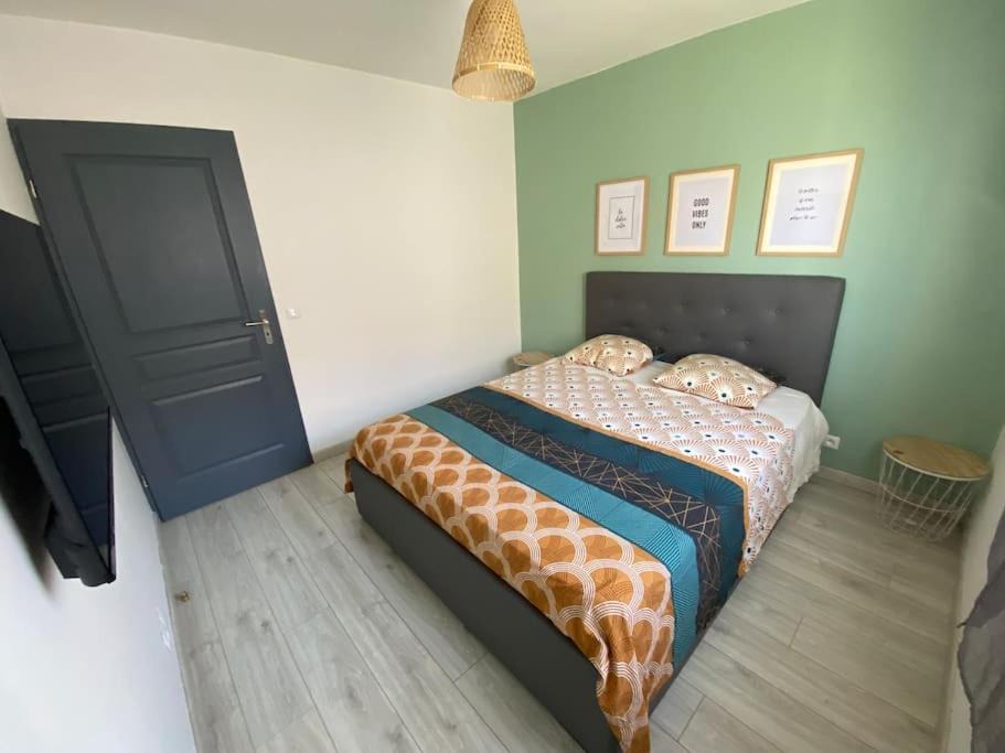 Photo of Bedroom in Mantes-la-Ville