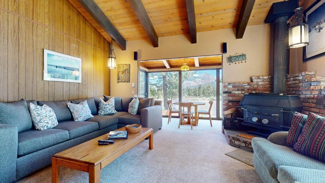 Photo of Livingroom in Mammoth Lakes