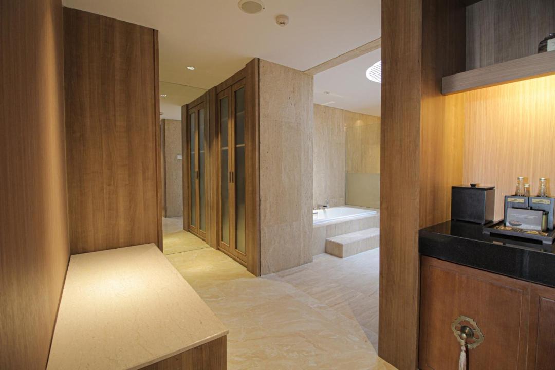 Photo of Bathroom in Kartika Plaza