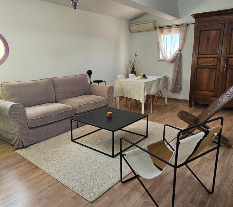 Photo of Livingroom in Saint-Pantaleon-les-Vignes