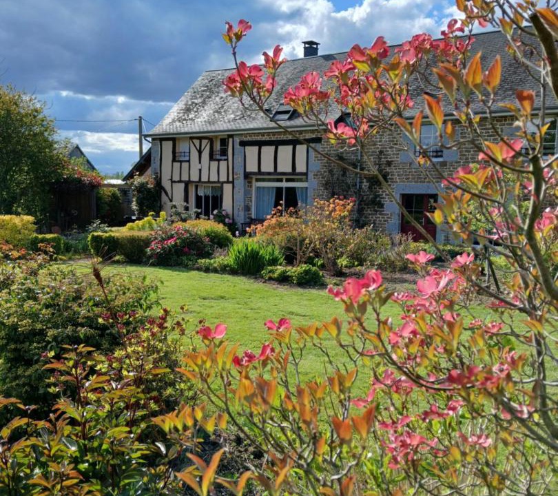 Photo of Others in Landisacq