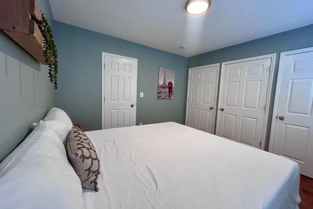 Photo of Bedroom in Glen Ridge