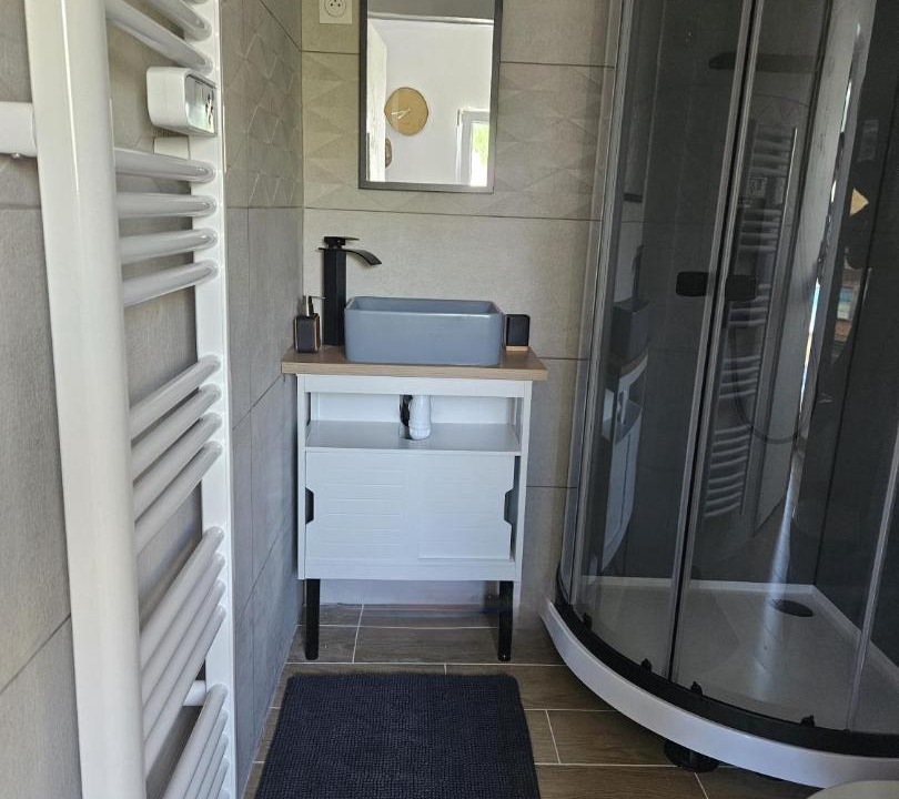 Photo of Bathroom in Saint-Jean-d'Illac