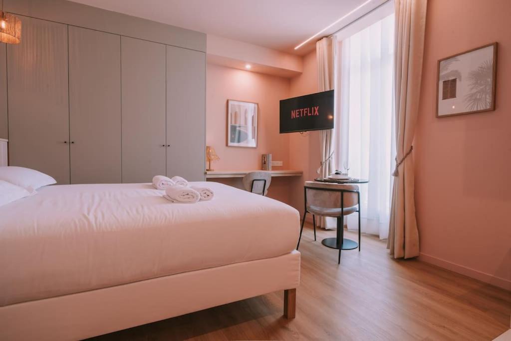 Photo of Bedroom in Roquefort-la-Bedoule
