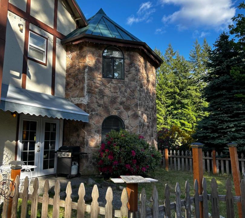 Photo of Others in Packwood