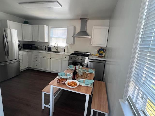 Photo of Kitchen in Wall