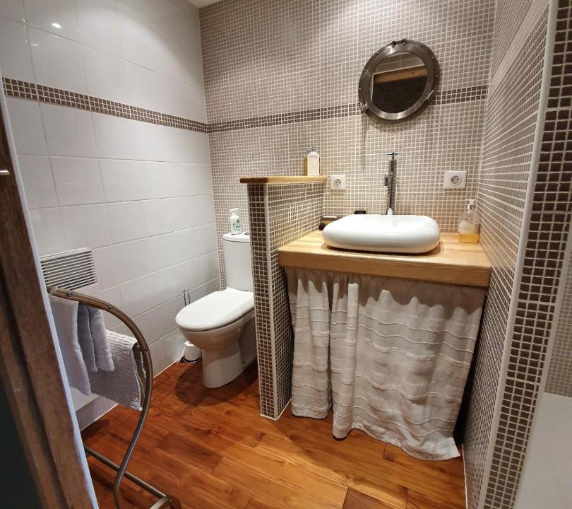 Photo of Bathroom in Donnemarie-Dontilly
