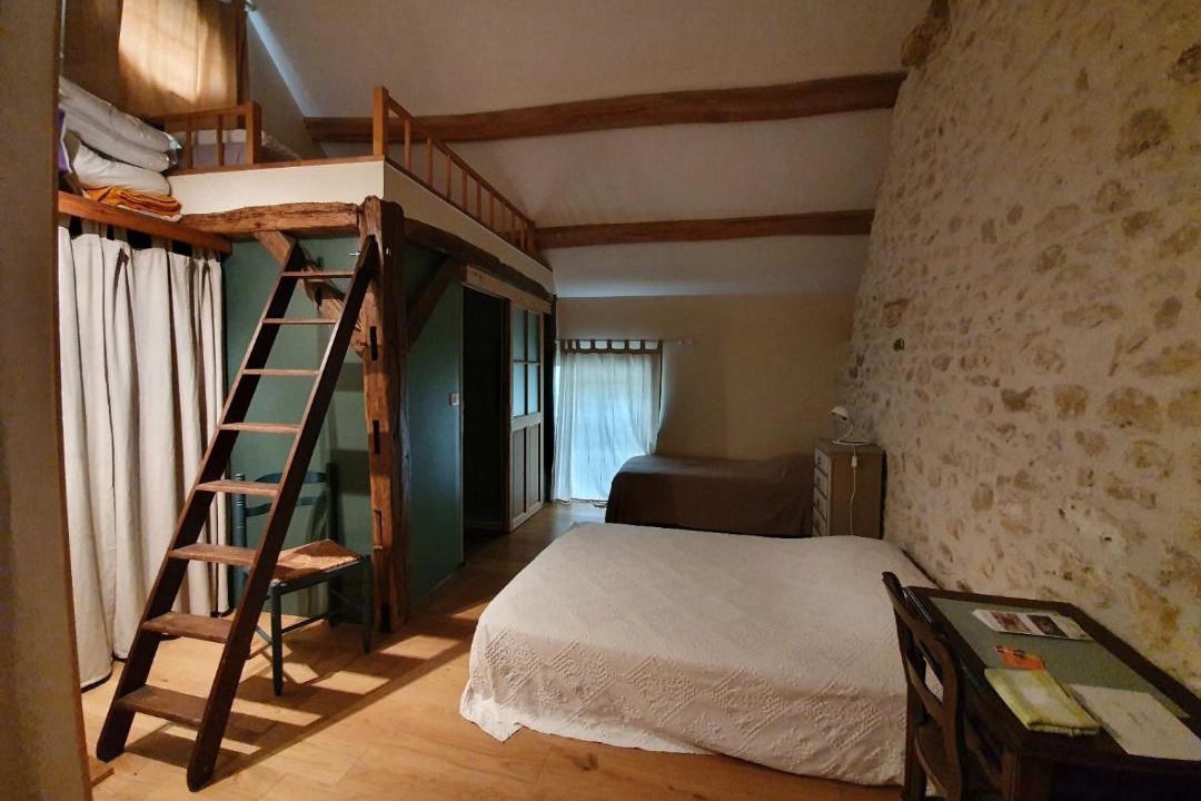 Photo of Bedroom in Donnemarie-Dontilly