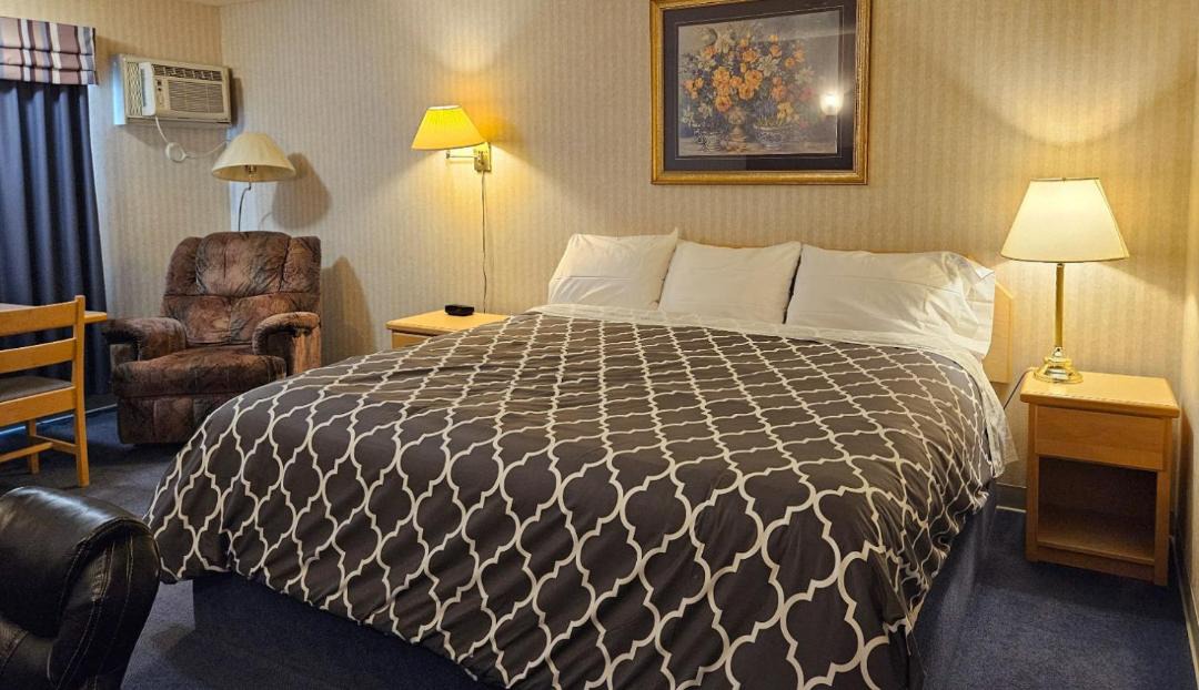 Photo of Bedroom in Weyburn