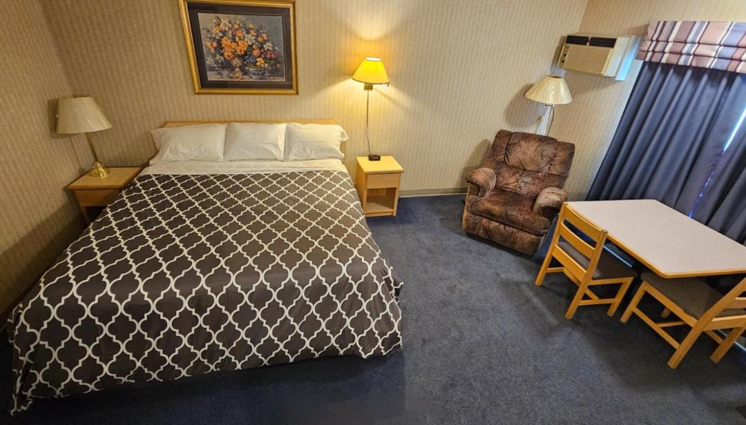 Photo of Bedroom in Weyburn