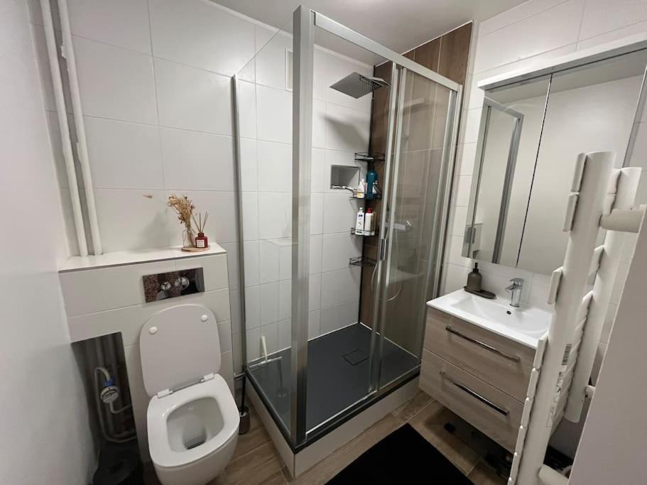 Photo of Bathroom in Beaulieu - Maladrerie - Saint-Paul