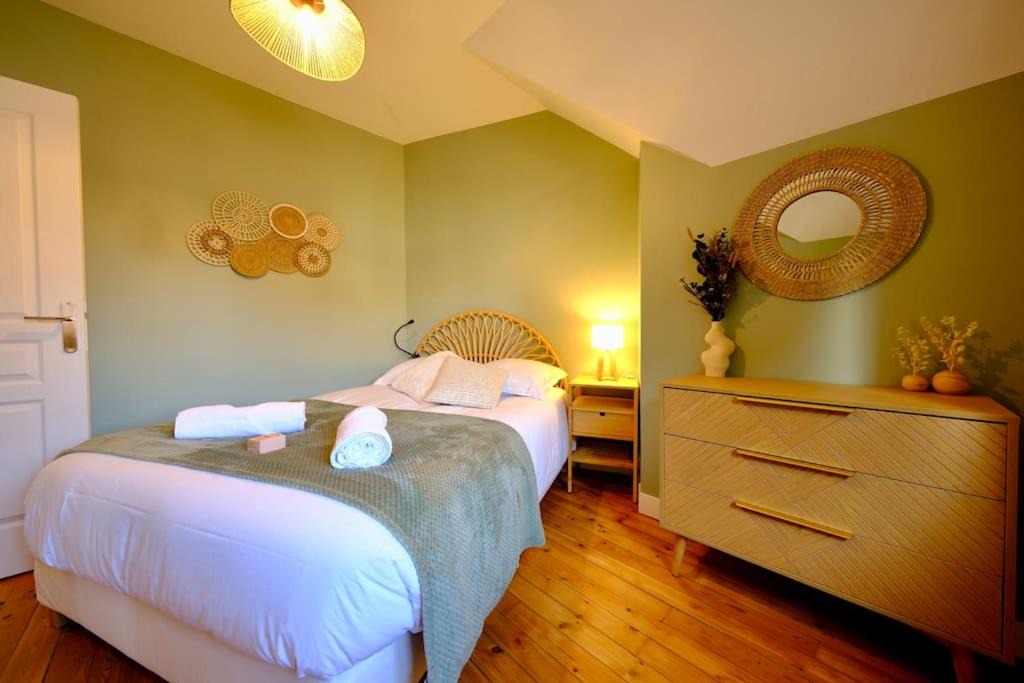 Photo of Bedroom in Quartier Saint-Clement - Jardin des Plantes