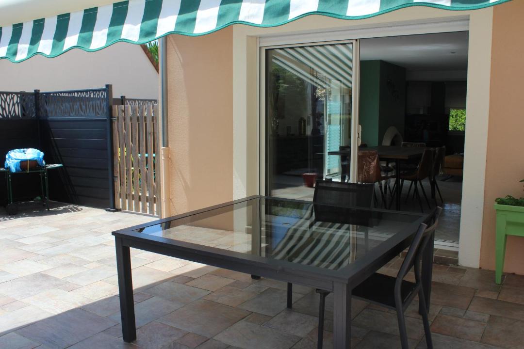 Photo of Others in Fille