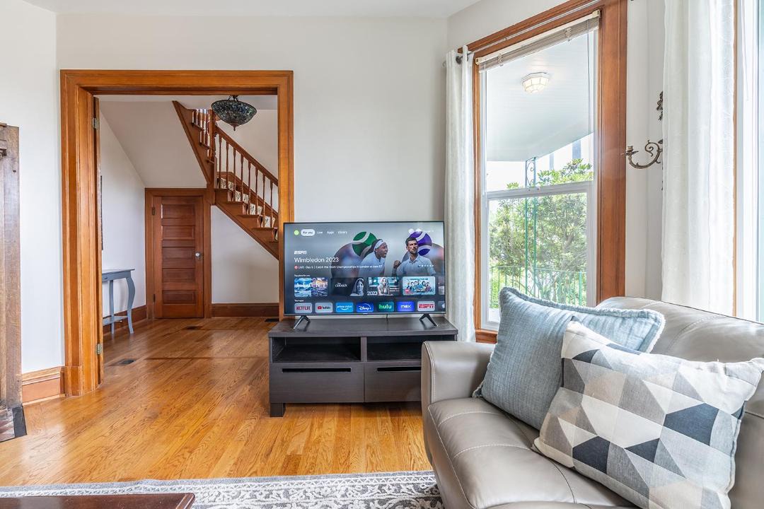 Photo of Livingroom in Miller Park