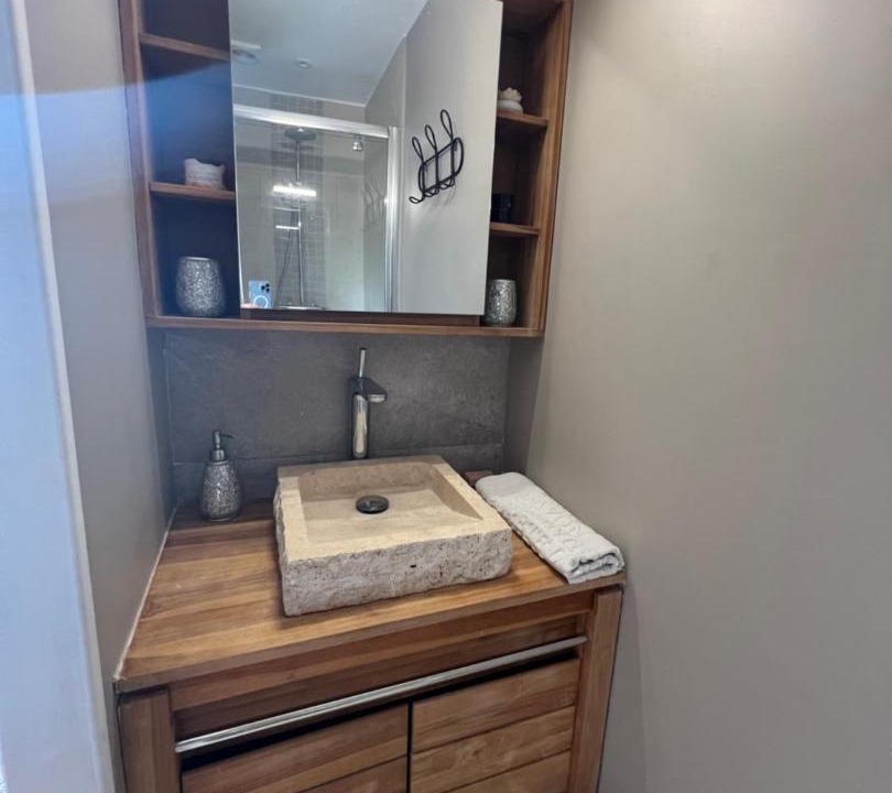 Photo of Bathroom in Rumegies