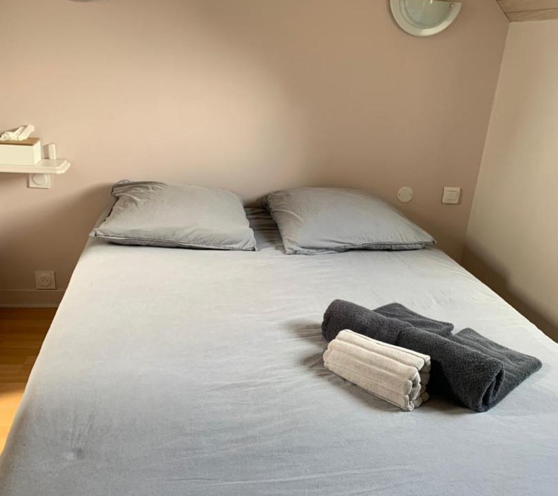 Photo of Bedroom in La Madeleine-Bellevue