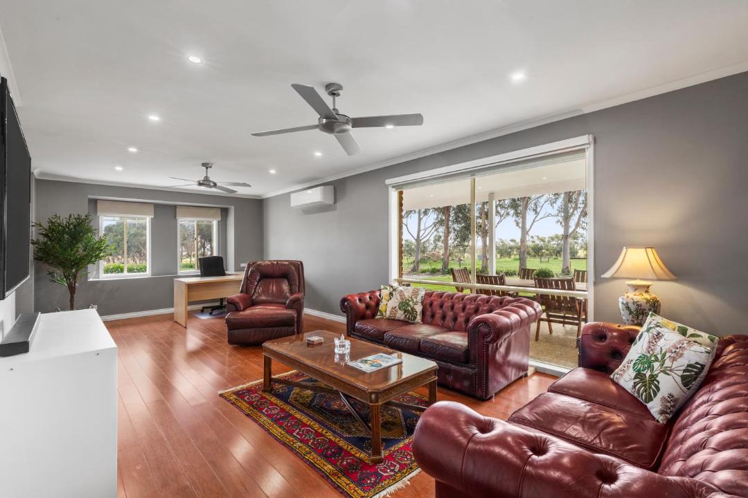 Photo of Others in Leopold