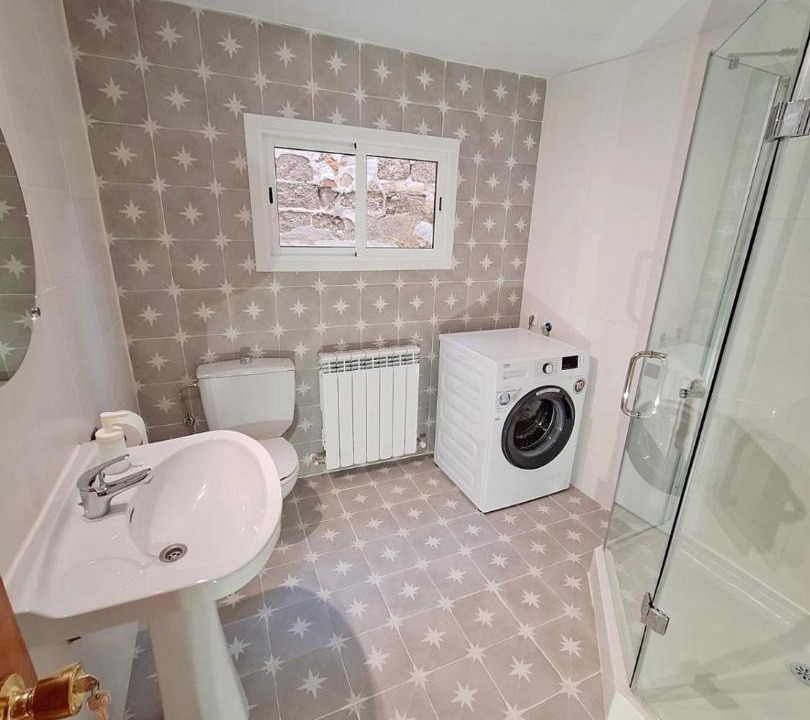 Photo of Bathroom in Hijar