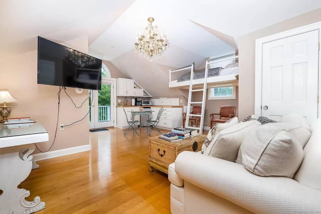 Photo of Others in Suffield