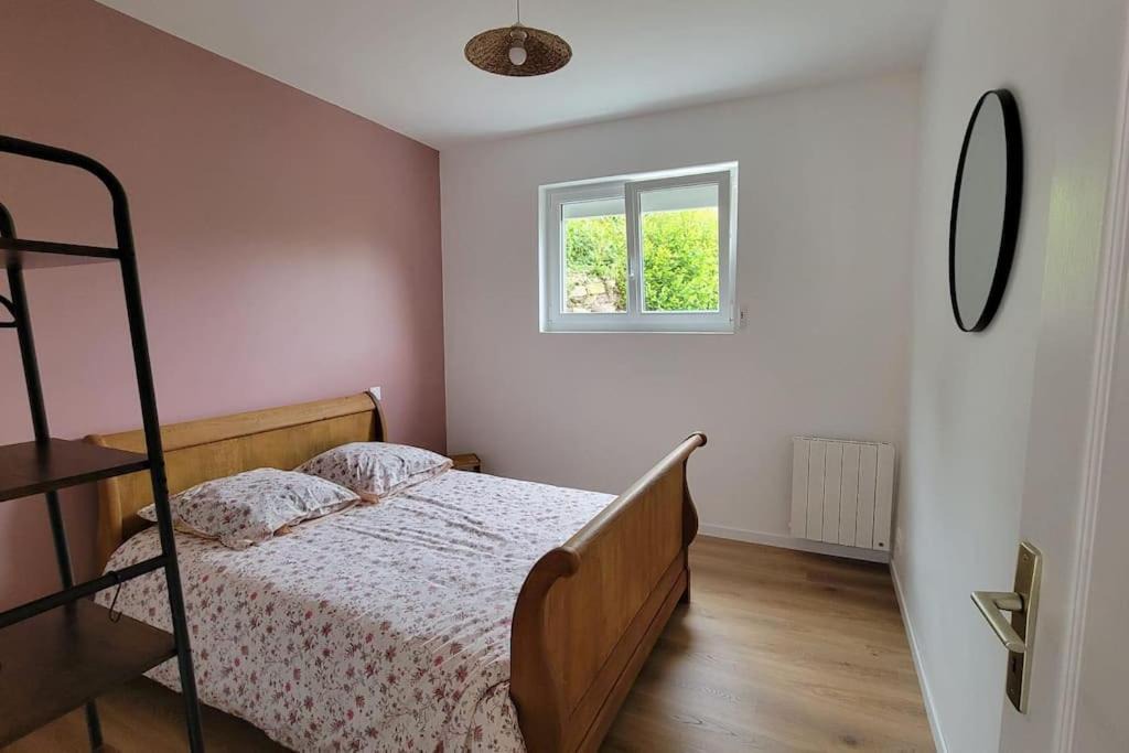 Photo of Bedroom in (le) Mesnil Hue