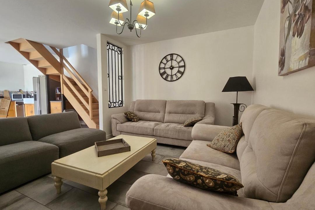 Photo of Livingroom in Sainte-Genevieve-les-Gasny