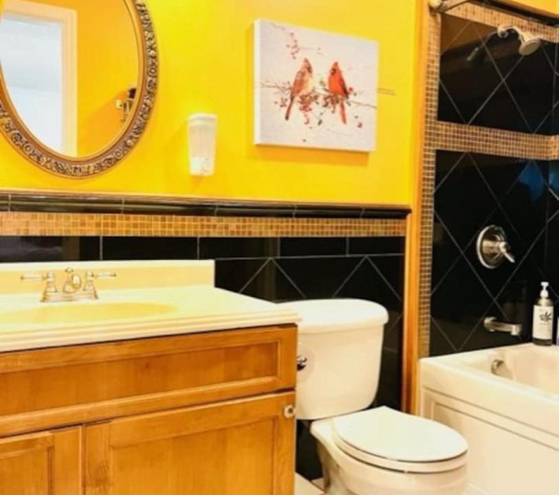 Photo of Bathroom in Highmount