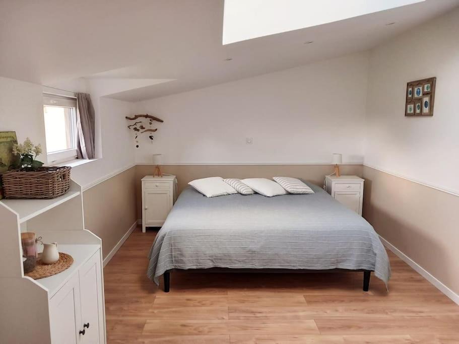 Photo of Bedroom in Lamballe