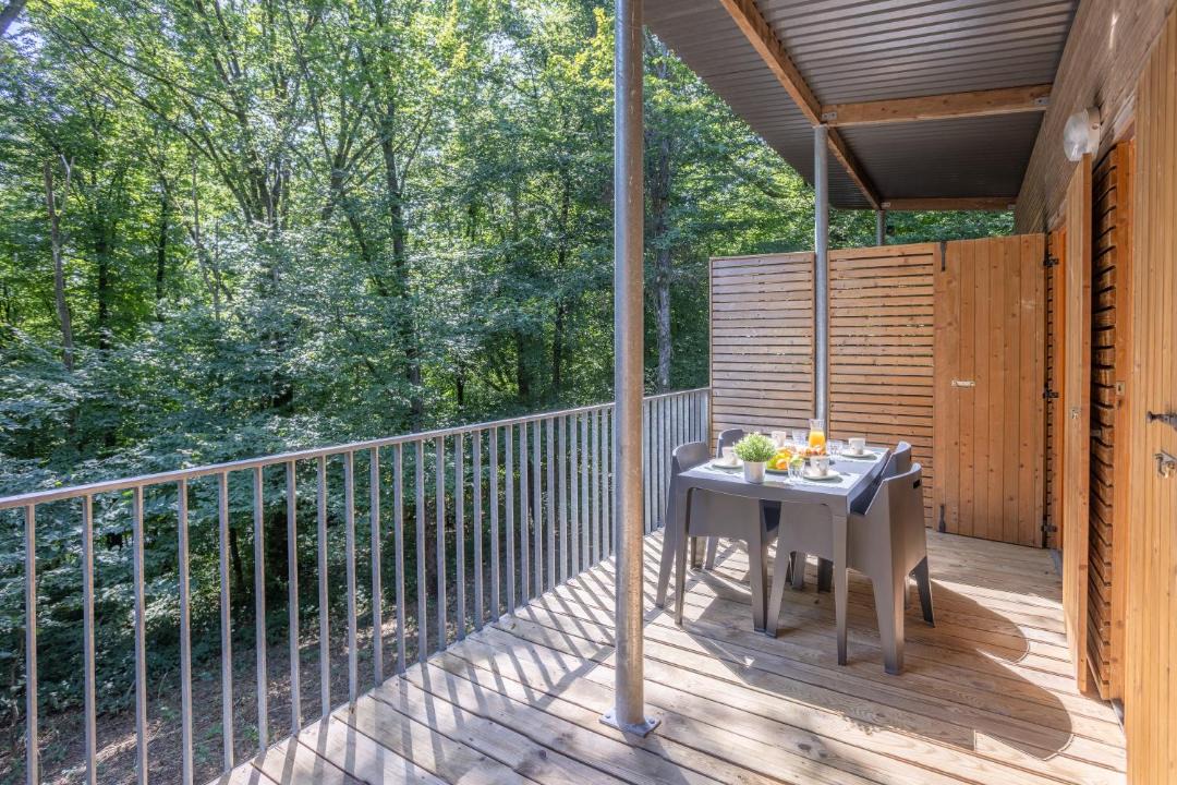 Photo of Patio Balcony in Eppe-Sauvage