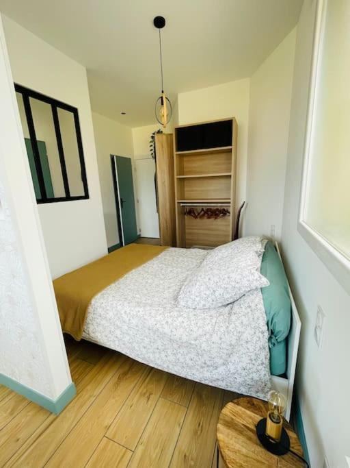 Photo of Bedroom in Pelussin