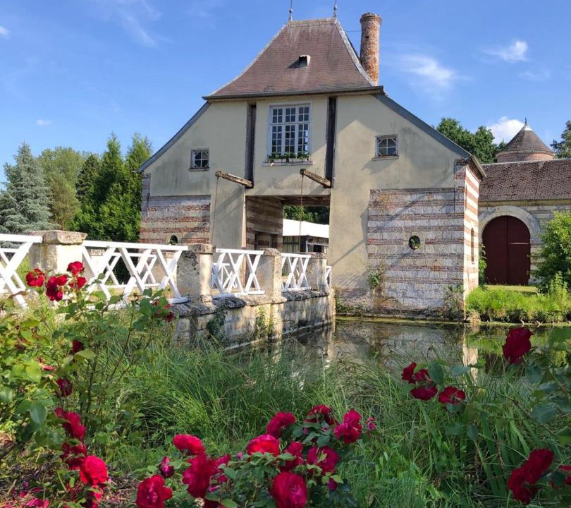 Photo of Others in Conty