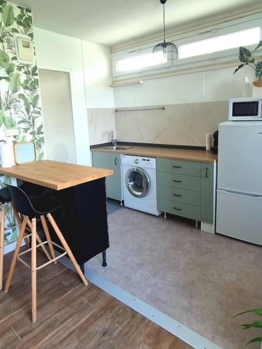 Photo of Kitchen in Vaulx En Velin Village