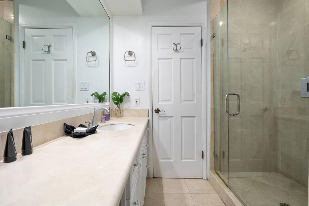 Photo of Bathroom in Pico - Robertson