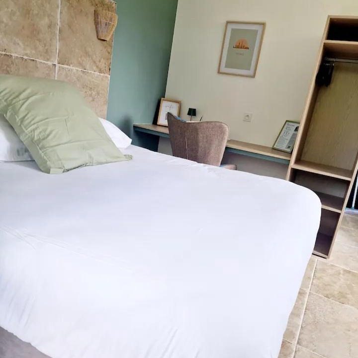 Photo of Bedroom in Saint-Maur