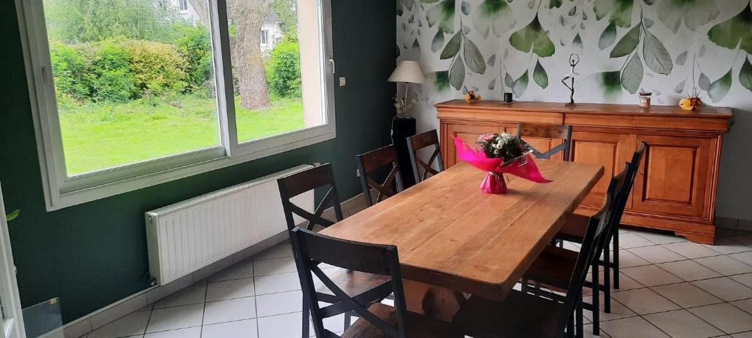 Photo of Others in Guines