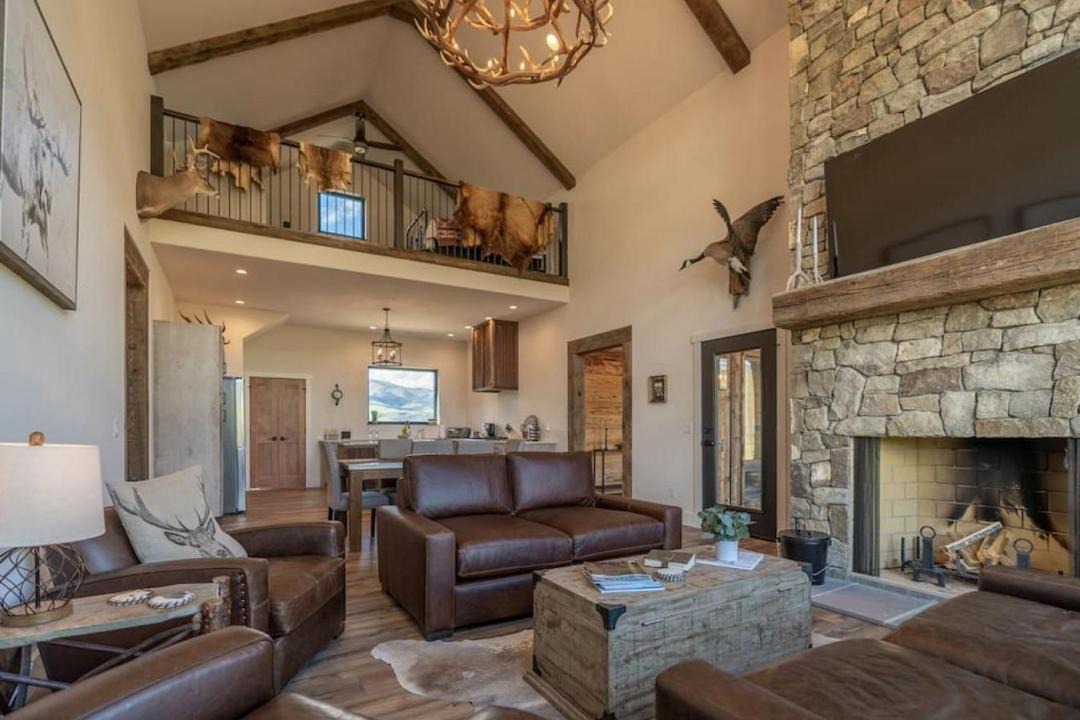 Photo of Others in Pray