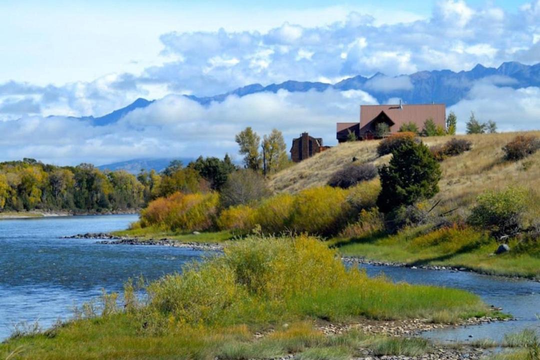 Photo of Others in Pray