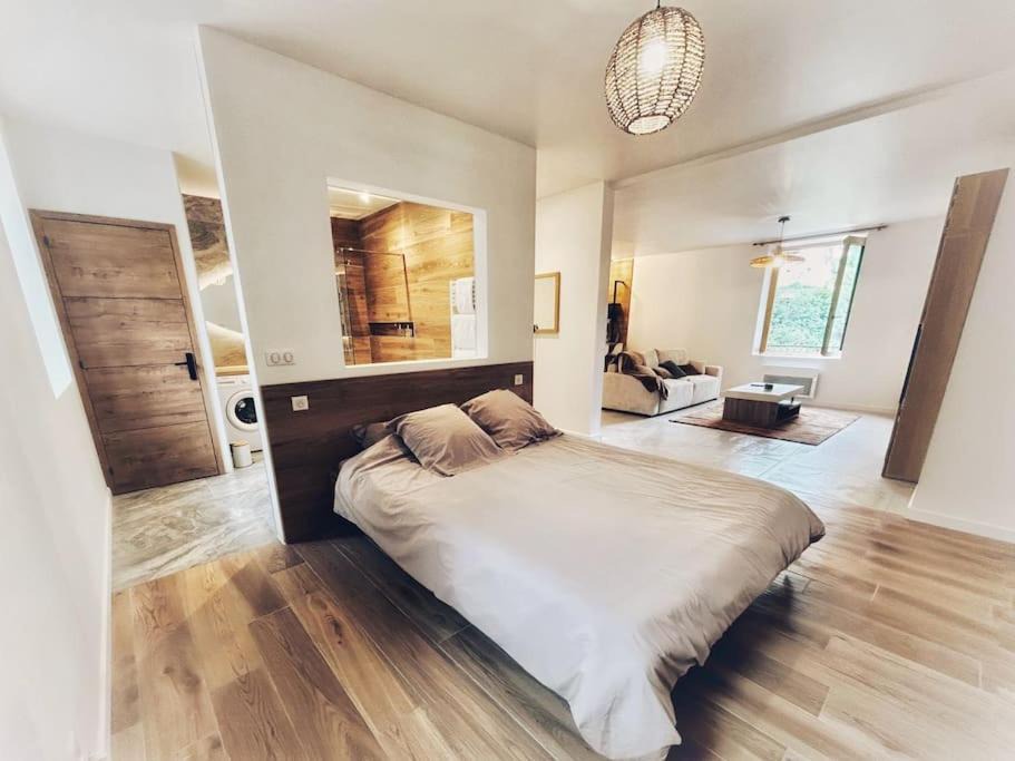 Photo of Bedroom in Pont-en-Royans