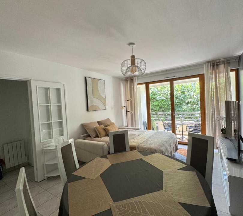 Photo of Livingroom in Houilles