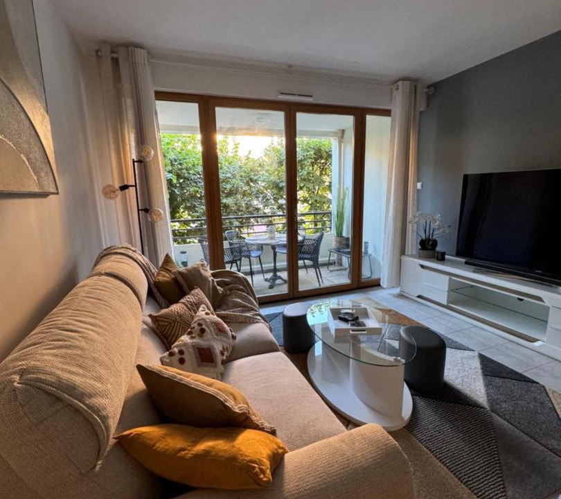 Photo of Livingroom in Houilles