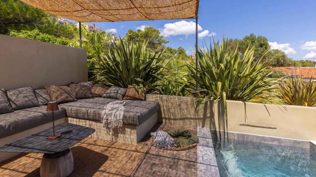 Photo of Patio Balcony in Cove Murtar