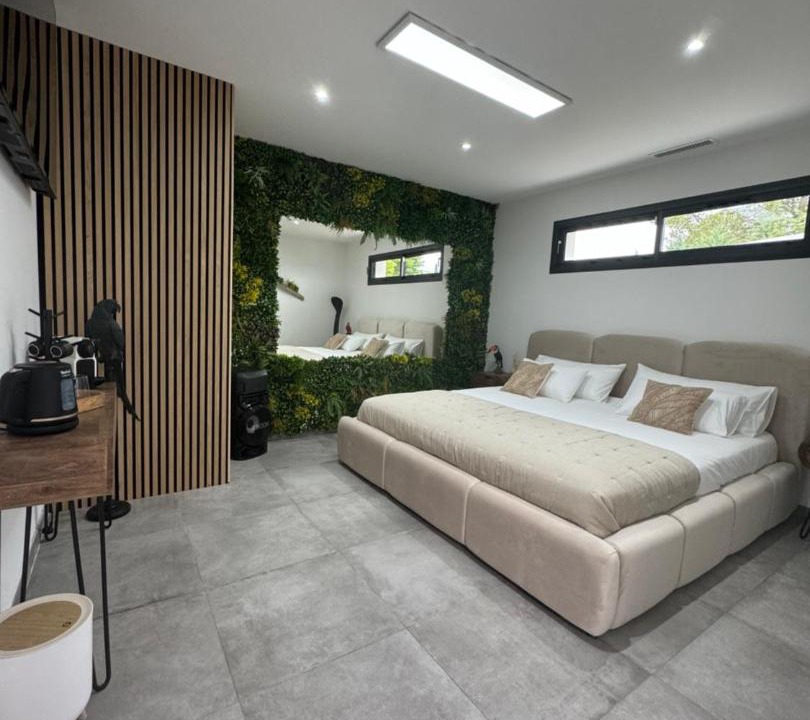 Photo of Others in Les Mages