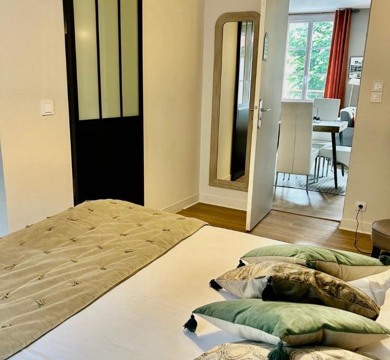 Photo of Others in Enclos