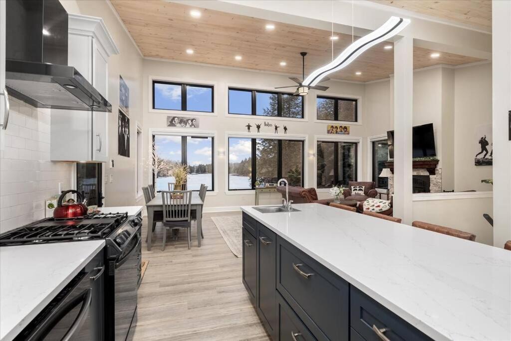 Photo of Others in Town of Diana