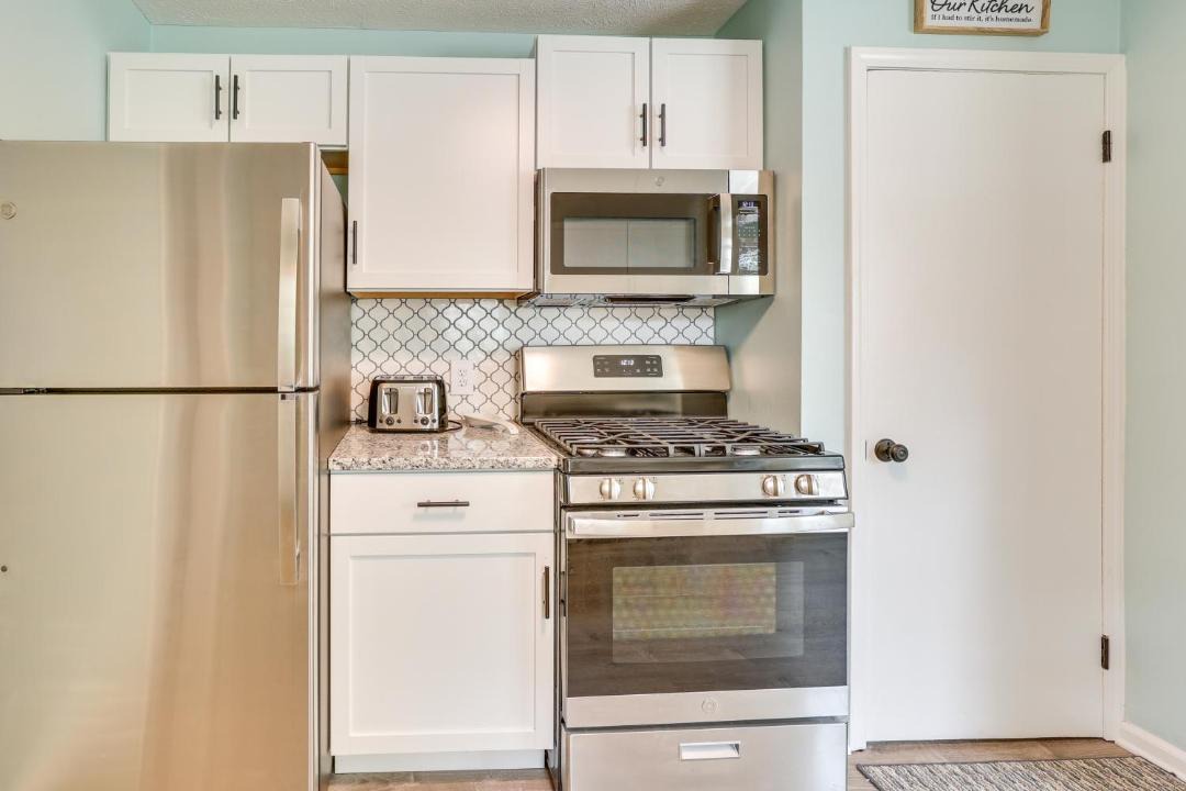 Photo of Kitchen in Gloria Glens Park